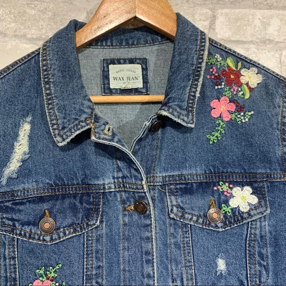 WAX JEAN. DENIM JACKET. FLORAL EMBROIDERY. 100% COTTON. MEDIUM WASH. SZ MEDIUM - Picture 5 of 11